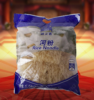 廚之選河粉產(chǎn)自福建莆田1.5kg每袋，選用優(yōu)質(zhì)食材，易熟、耐煮、不糊湯，口感順滑口感好，濃濃香味。采用上乘工藝，配合先進的生產(chǎn)技術(shù)，品質(zhì)安全有保障，讓您吃的放心。