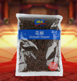 宜客(AKA)花椒產(chǎn)自四川成都500g每袋，選用上等優(yōu)質(zhì)的花椒為原料，經(jīng)現(xiàn)代先進的工藝，精心制作而成，品質(zhì)天然，口味純正。營養(yǎng)豐富，美味健康，香辣口感，氣味芳香，味道純正，品質(zhì)有保障，可放心食用。塑料質(zhì)地包裝，簡潔大方，食用簡單，是您廚房常備品的上好選擇，帶給您全新的精彩體驗。