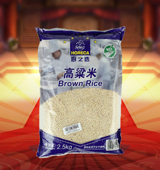 廚之選(HORECA SELECT)高梁米產(chǎn)自遼寧朝陽(yáng)2.5kg每袋，從種植，采摘到剝殼，均是精細(xì)挑選，較大化保持高粱米的完整與飽滿。傳統(tǒng)谷物五谷精華，擁有原滋原味的香醇滋味，煮熟食用，口感軟糯，味香可口。蘊(yùn)含多種谷物精華，天然無(wú)污染，入口筋道有嚼頭，回味悠長(zhǎng)。