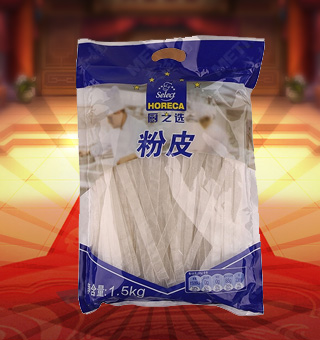 廚之選粉皮產(chǎn)自山東煙臺1.5kg每袋，精選優(yōu)質(zhì)綠豆淀粉等為原料，融合水精制而成，品質(zhì)優(yōu)良，天然上等，營養(yǎng)豐富。入口順滑，口齒留香，產(chǎn)品選料考究，口味純正，美味又健康，品質(zhì)優(yōu)質(zhì)，值得信賴。塑料質(zhì)地包裝，粉絲分明可見，食用簡單方便，是廚房常備品的上佳選擇。