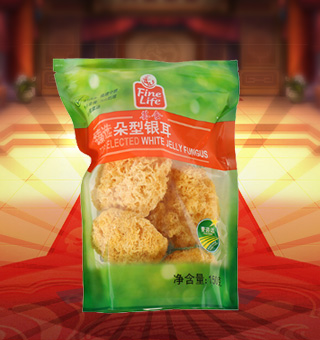 薈食(FINE LIFE)臻選朵型銀耳產(chǎn)自福建寧德150g每袋，精選優(yōu)質(zhì)片狀銀耳經(jīng)過領(lǐng)先工藝烘干而成，衛(wèi)生安全，色澤乳白色，半透明，柔軟有彈性。可直接與肉絲爆炒、與枸杞、紅棗煲湯，或作為佐料，葷素皆宜，食法多樣，是一道美味食材。采用透明的塑料包裝，大氣美觀，新鮮清晰可見，方便消費(fèi)者們的選購，質(zhì)量保證，放心購買。